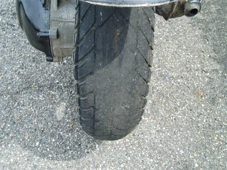 Piaggio nrg solgt - der er kommet et nyt bag dæk på billede 5