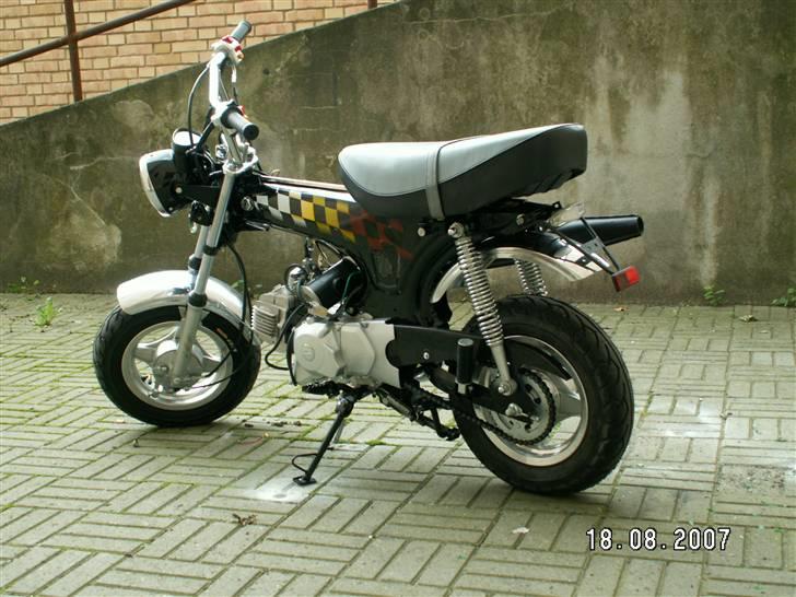 Honda  dax repro 125ccm billede 3