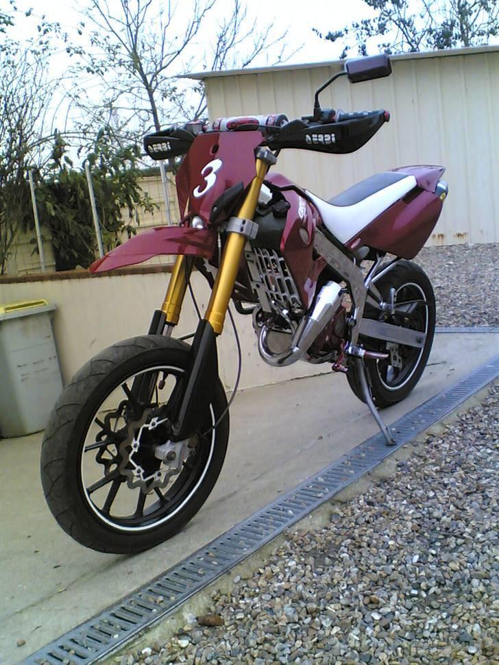 Derbi senda X  - den er lækker ! der er blevet brugt tid på den ! gid jeg var ejer af den. billede 9