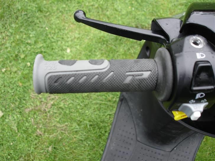 PGO Black Magic Solgt - fede pro grib håndtag som man holder rigtig godt om :D billede 17