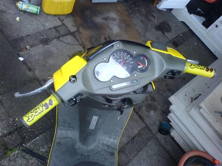 Aprilia Sonic, LC (Solgt) billede 5
