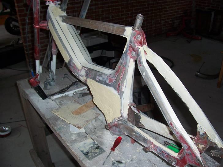 Puch maxi projekt solgt - Mangler stadig at spartle rigtig meget og slibe meget! billede 13