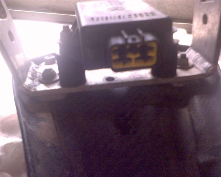 Kawasaki 85cc Speedway LC (SOLGT) - Tændningsboksen sidder undersædet :D nice.. billede 10