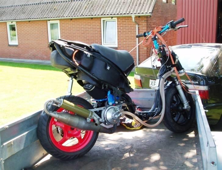 Aprilia SR 50 / Aerox SOLGT - ude og køre "gas" med peder.. heh (sommeren 07) billede 4