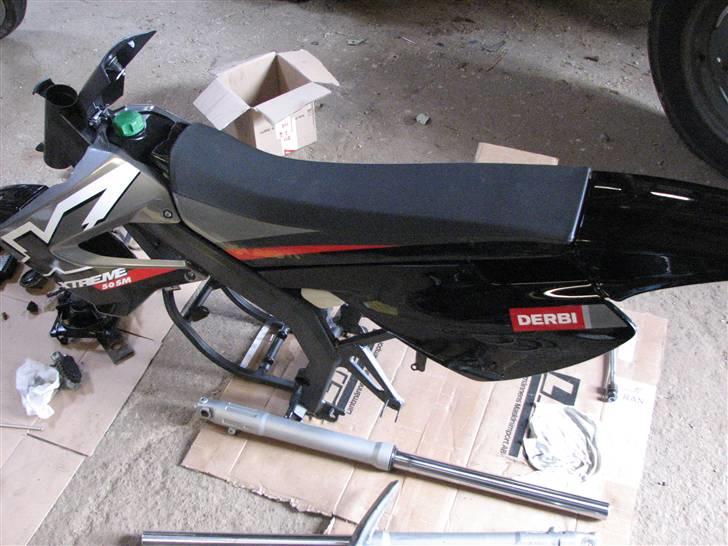 Derbi Senda Ultimate ! - Skulle lige se hvordan de nye skjolde så ud.. nice.. ;D billede 1