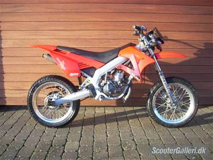 Gilera SMT 50 LC - SOLGT billede 1