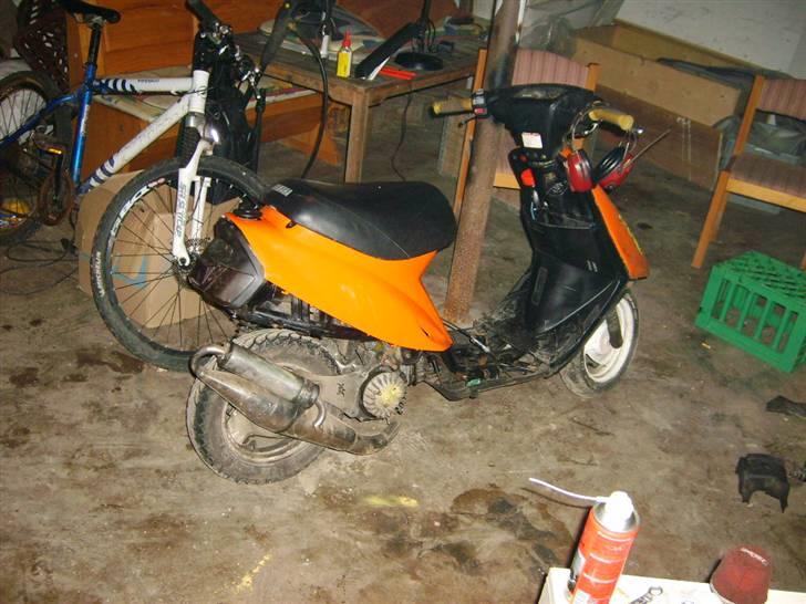 Yamaha Jog Malossi Solgt - Min gamle jog.. ser lidt træt ud der men gik mega godt billede 12