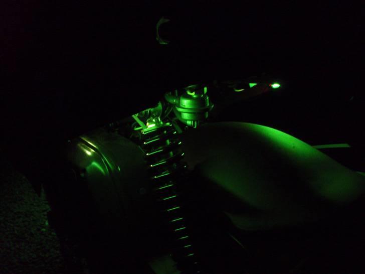 PGO Hot 50 - Det er svært at få et ordentligt billede af neon! her er et bud billede 18