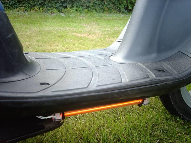 Piaggio Zip • Project (Slogt) - Neon - I lys billede 11