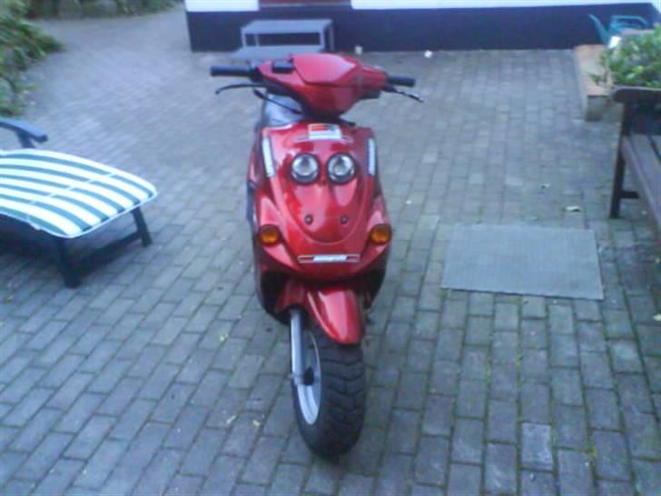 Adly Falcon Big Wheel - Hvis kvaliteten ikke er så god er det fordi det er taget med mobil. billede 1