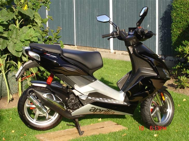 Aprilia SR 50 R FACTORY billede 1