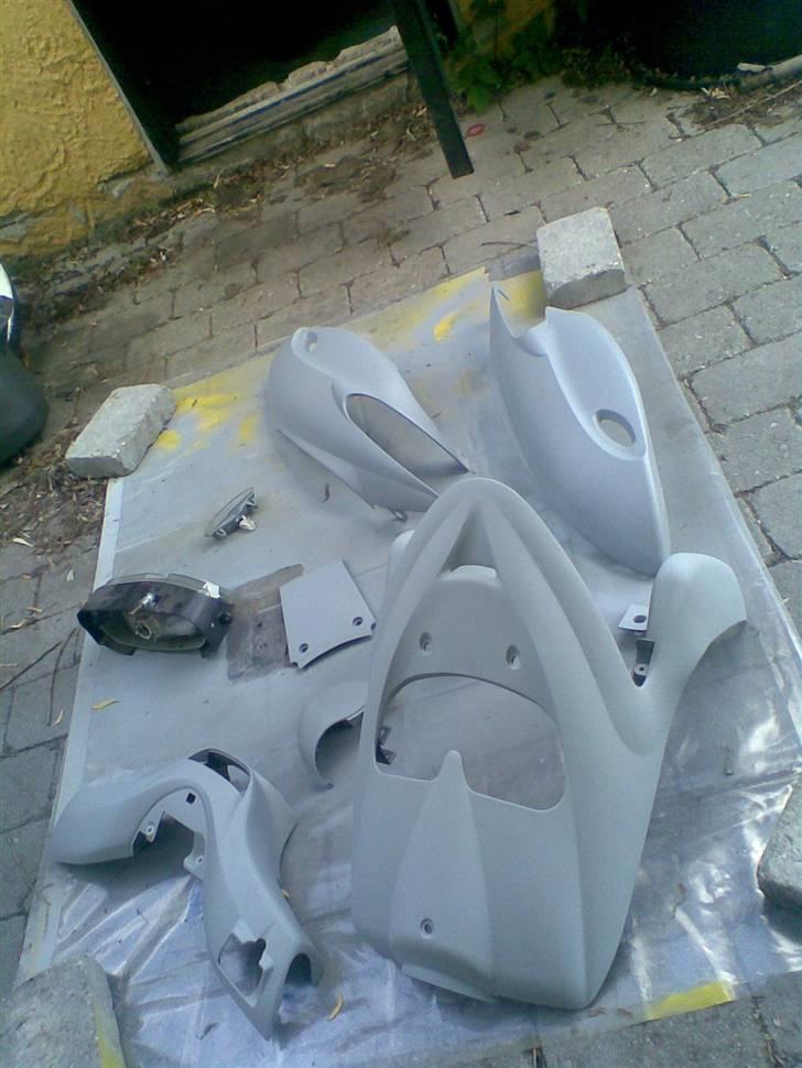 Gilera Stalker - Alle skjoldene samlet , efter grunding .. billede 2