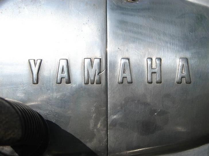 Yamaha FS 1 - Agr, der er kommet lidt fingeraftryk, men helt blankt er det altså :) Har brugt flere timer på at pudse det. billede 7