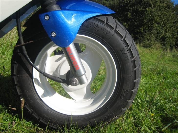 PGO Hot 50 - solgt ! - alt hvad der er hvidt, er perlemor som skinner blåt. billede 12