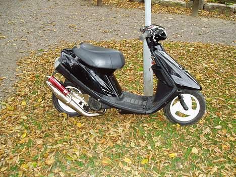 Yamaha jog /  SOLGT - Fra siden.. :> sødt billede 1