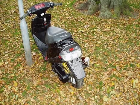 Yamaha jog /  SOLGT - carbon bagskærm - ser nice ud billede 4