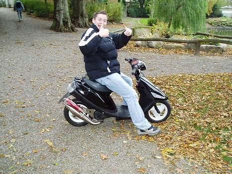 Yamaha jog /  SOLGT - lige mig der skulle lave noget mærkeligt : billede 8