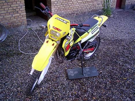 Suzuki RMX --SOLGT-- billede 3