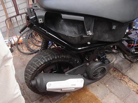 Aprilia sonic "SOLGT" - De sidste skjolde skulle komme snarest muligt så jeg kan få den helt samlet billede 1