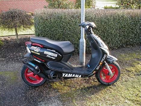 Yamaha SOLGT - alle de klistemærker er AF NU..  billede 1