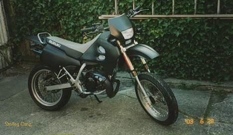 Suzuki Smx *STV~2821* (solgt) - fra den anden side.. alu-net i skjolde og udstødning billede 3