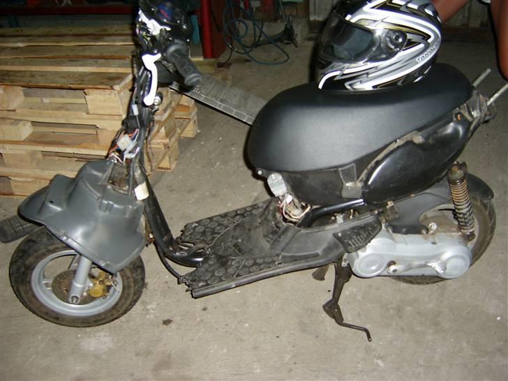 Aprilia Sonic GP (SOLGT !!) - Ja alle skjolde er ved at blive malet , og så har jeg været igang med at finde den rigtige dyse :D billede 6