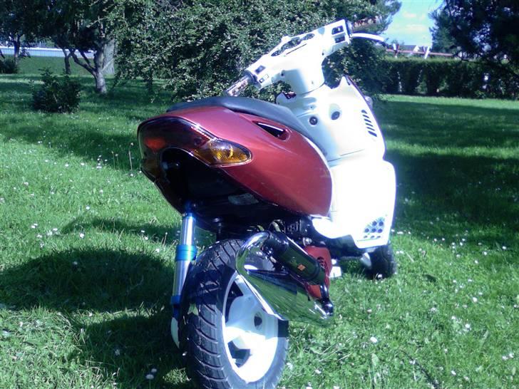 Aprilia $-sonic-$ (SOLGT) billede 2