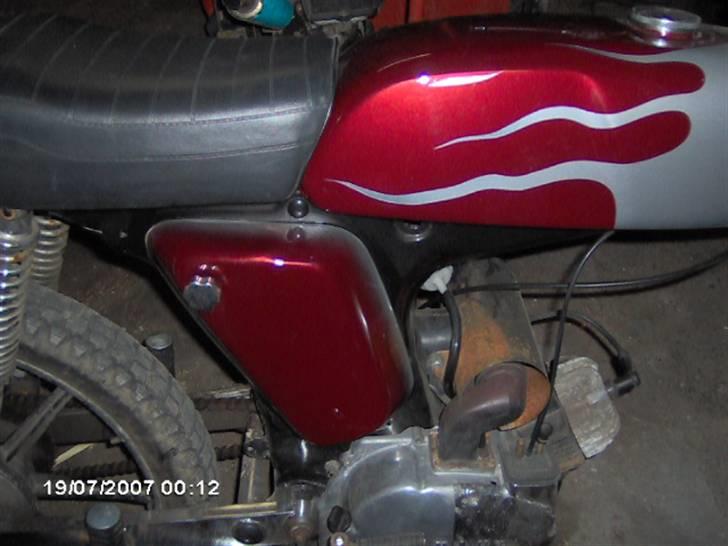 Yamaha FS1 DX - her ser man lige den fede detalje med flammer billede 3