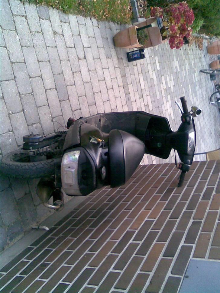 Yamaha jog AC - Som den ser ud idag, Mangler nogle små ting som kommer løbende billede 8