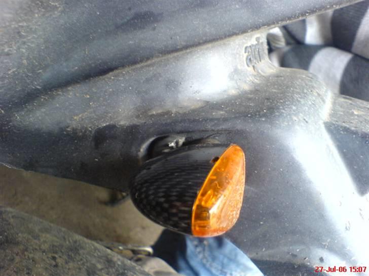 Aprilia rally ( STJÅLET ) - carbon blinklys billede 13