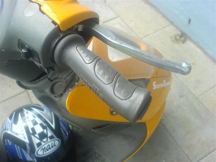 Aprilia Sonic **STJÅLET!** - standart sonic håndtag, de bedste overhovedet :D billede 3