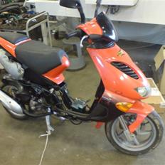 Aprilia SR50 LC DD solgt i dele!