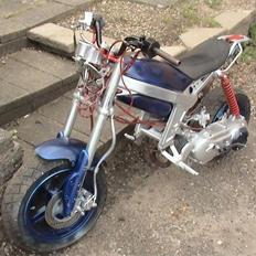 Suzuki street magic solgt