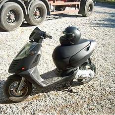 Aprilia sonic Solgt