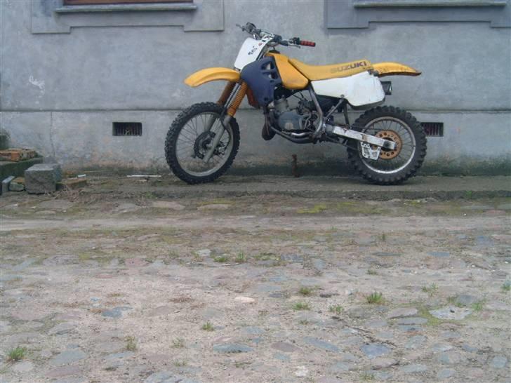 Suzuki rm82 billede 4