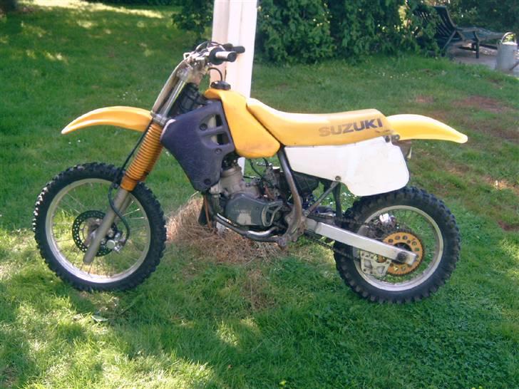 Suzuki rm82 billede 8