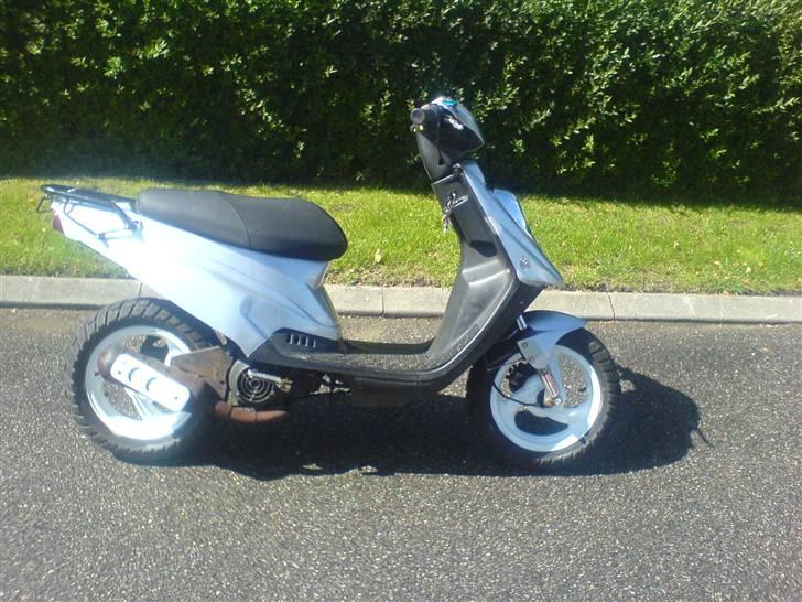 PGO Hot50 - SOLGT - her har vi jo min lille mis..  billede 1