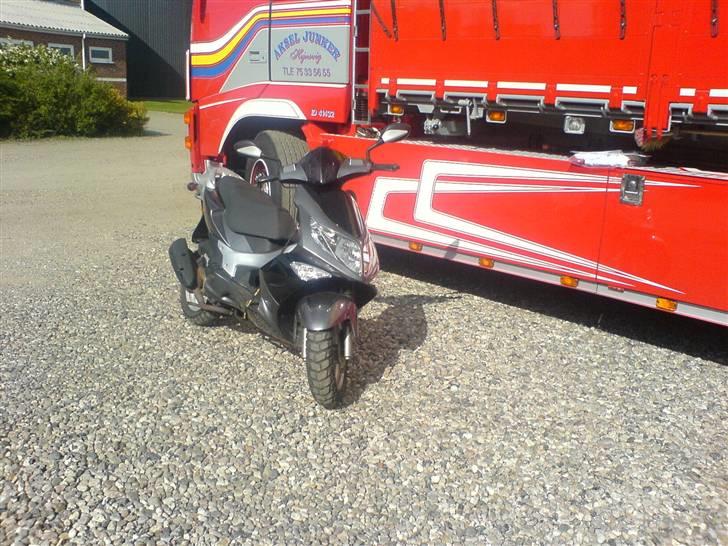 PGO G-Max <THE HAWK> Solgt - Ved siden af bromands bil  billede 11