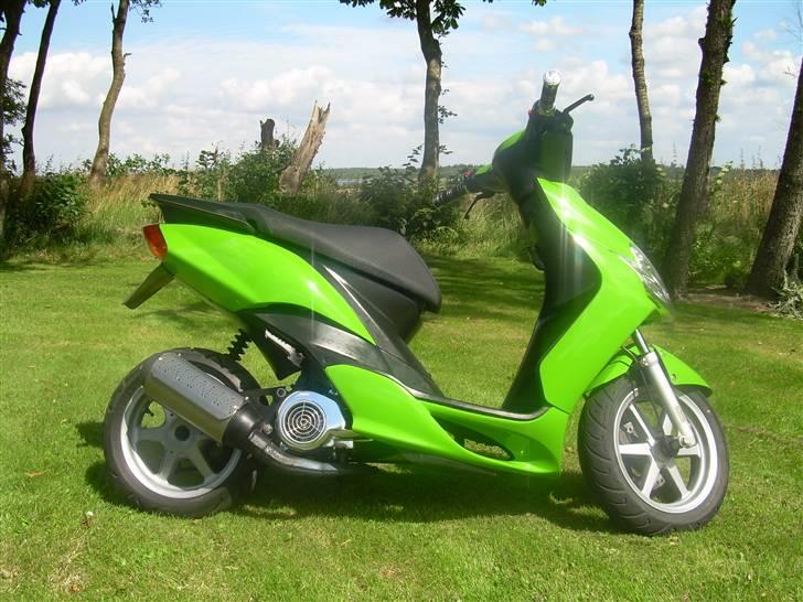 Yamaha Jog R (Kawasaki) - Dyret i alt sin pragt.. ;D billede 5