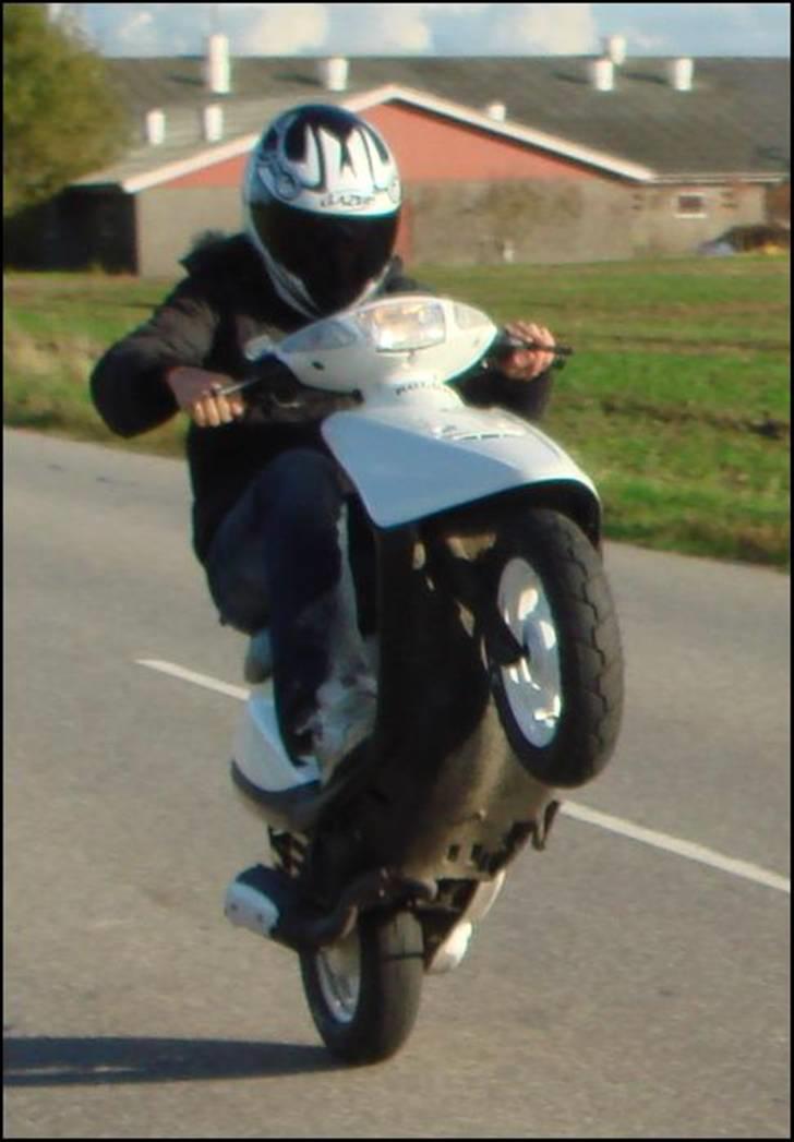 Yamaha Jog FS (Solgt) - Sommer ´07 billede 1