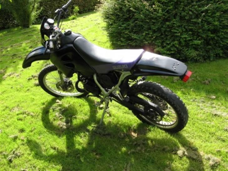 Suzuki RMX 50 *SOLGT* - Venstre side - skrå bag billede 4