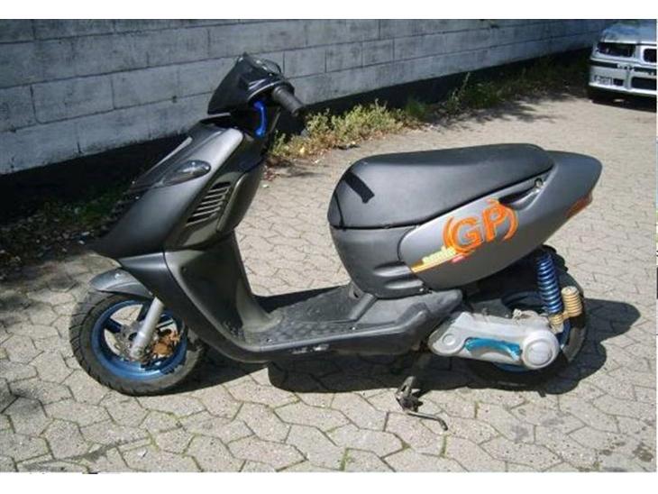 {{currentPhoto.altText}} billede {{currentPhoto.number}}