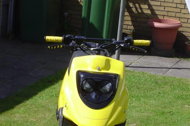 PGO Hot 50 TIL SALG - Forfra igen :b + de gule spiderman håndtag billede 3