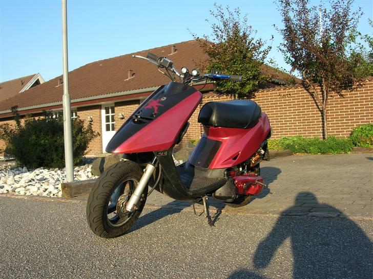 Yamaha jog (solgt) billede 1