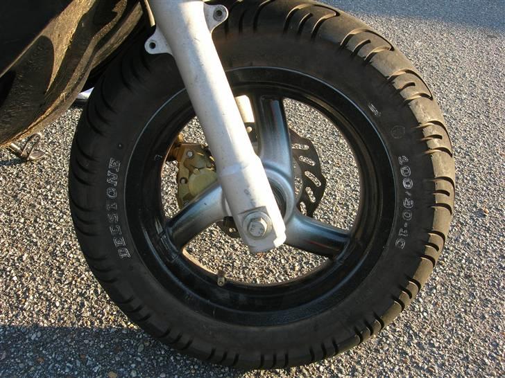 Yamaha jog (solgt) billede 3