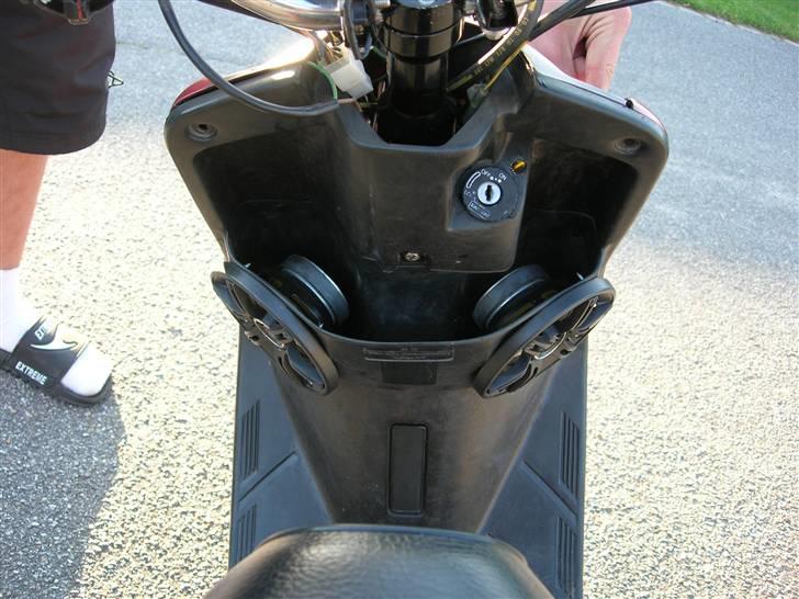 Yamaha jog (solgt) billede 4