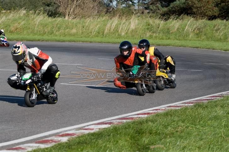 MiniBike DM GP1  50cc GP5 Tilsalg! - Lige før jeg overhaler ham, men svenskeren lige i bag ved mig billede 15