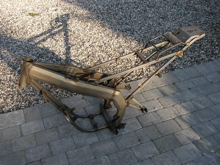 Derbi Senda Ultimate ! - Færdig med at få maling af. klar til at blive forkromet.  billede 7