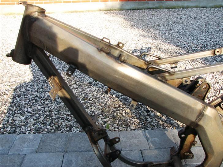 Derbi Senda Ultimate ! - Færdig med at få maling af. klar til at blive forkromet. billede 8