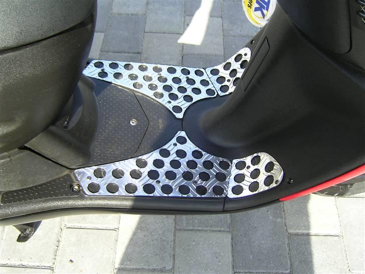 Aprilia sonic GP MS (SOLGT) - Alu dørk fodpaneler billede 5